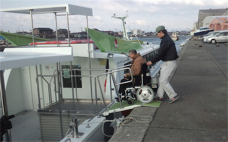 19GT passenger boat